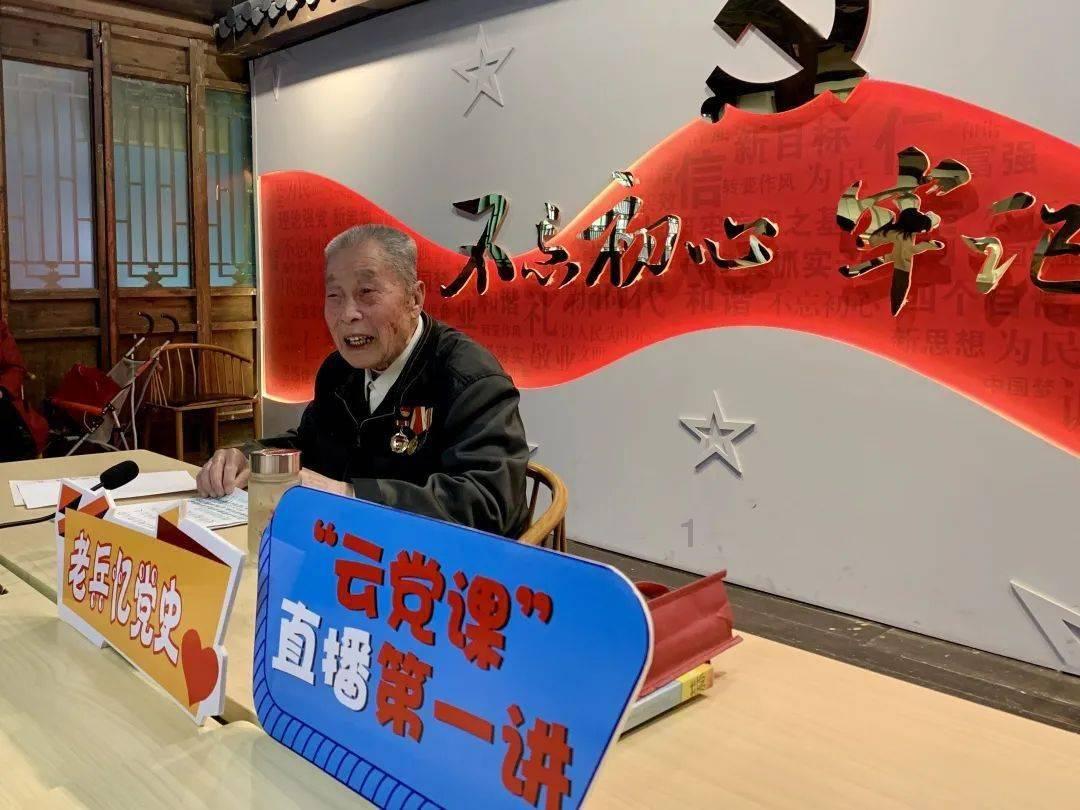 艾米高中校服